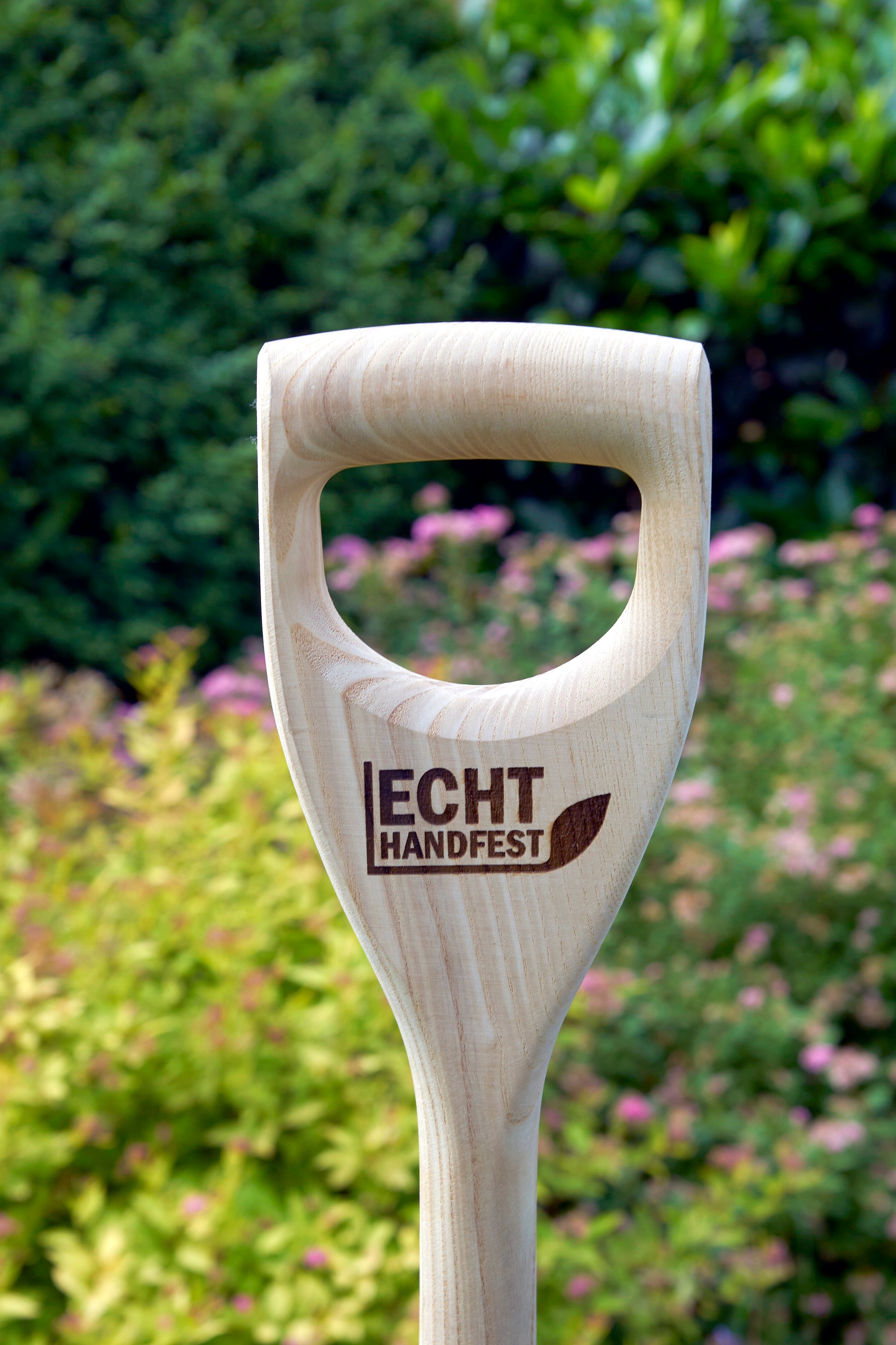D-Griff eines Spatens von echthandfest